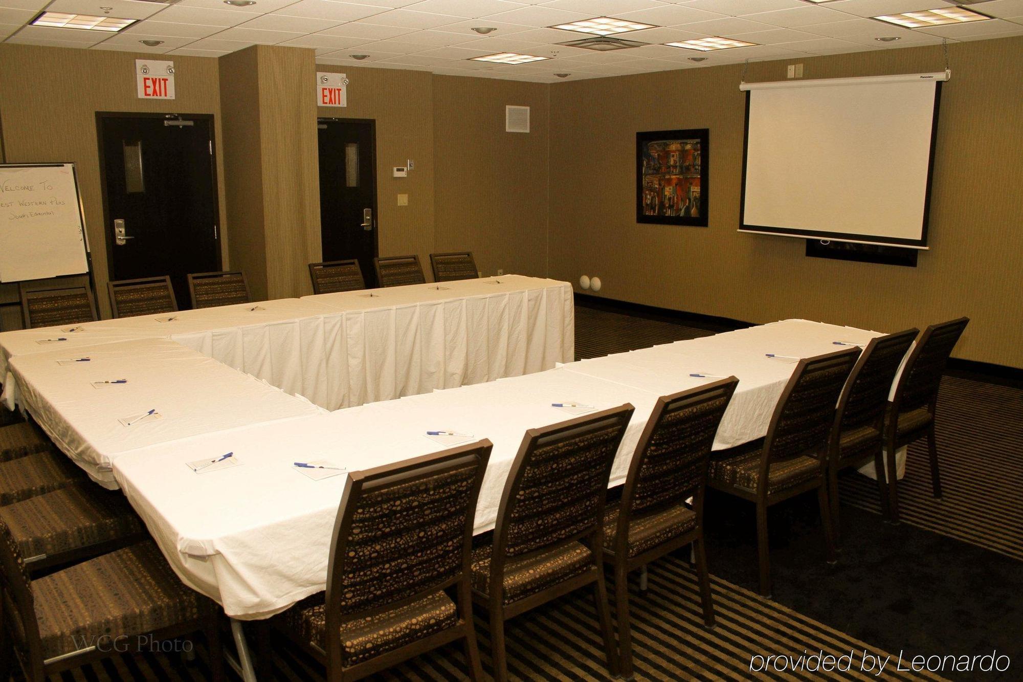 Best Western Plus South Edmonton Inn & Suites Бизнес фото